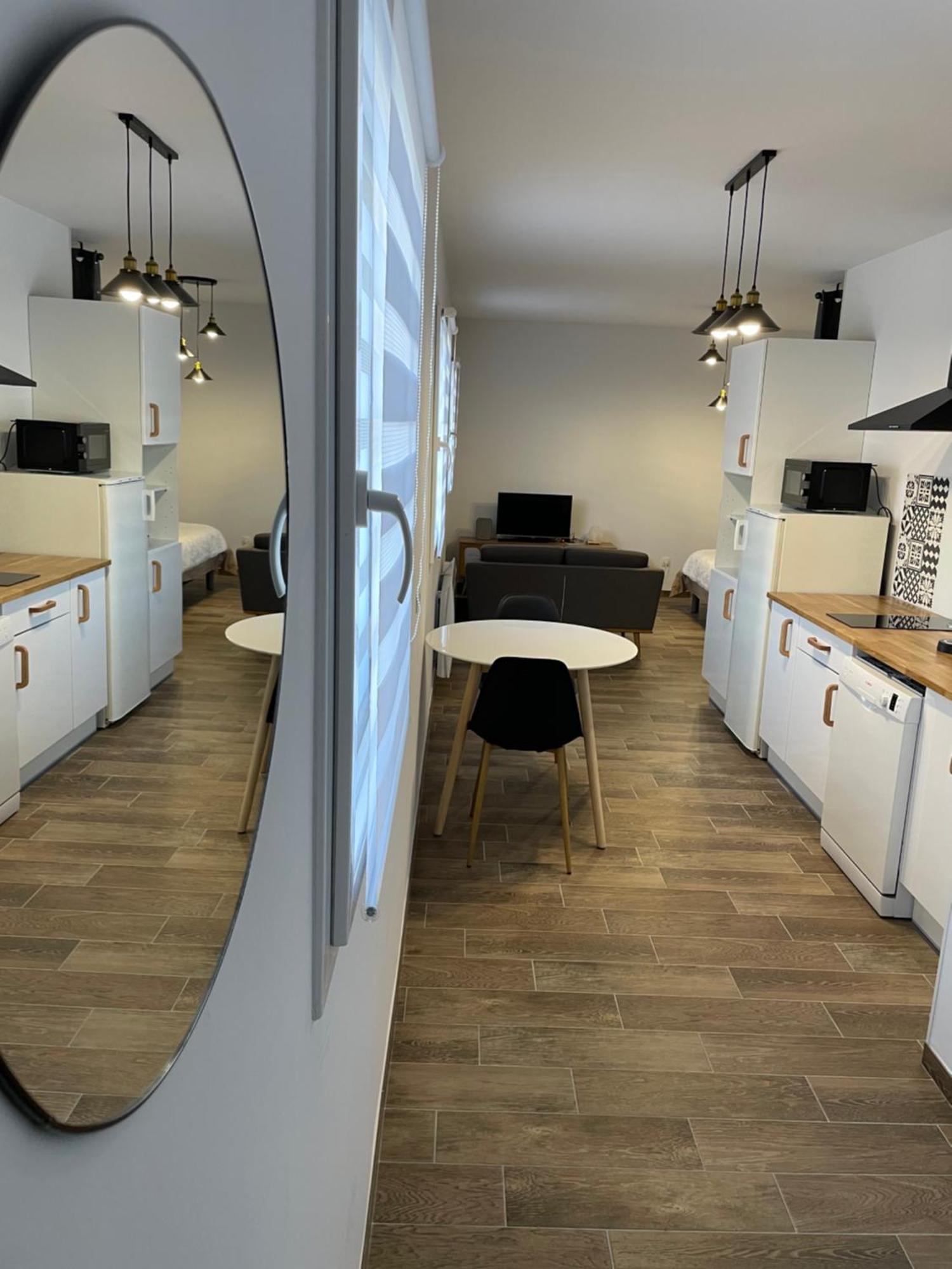 Studio Bien Situe & Tout Equipe Dans Une Maison Scionzier 외부 사진