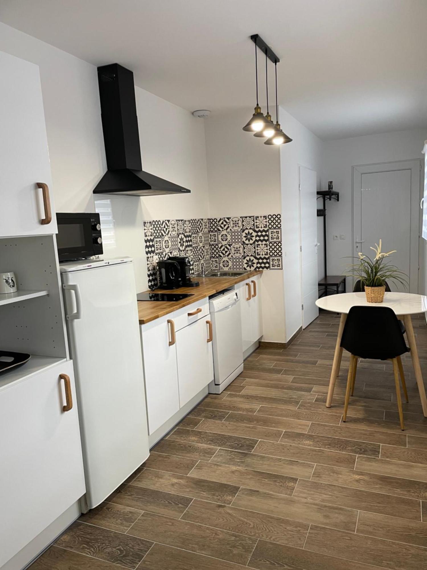 Studio Bien Situe & Tout Equipe Dans Une Maison Scionzier 외부 사진