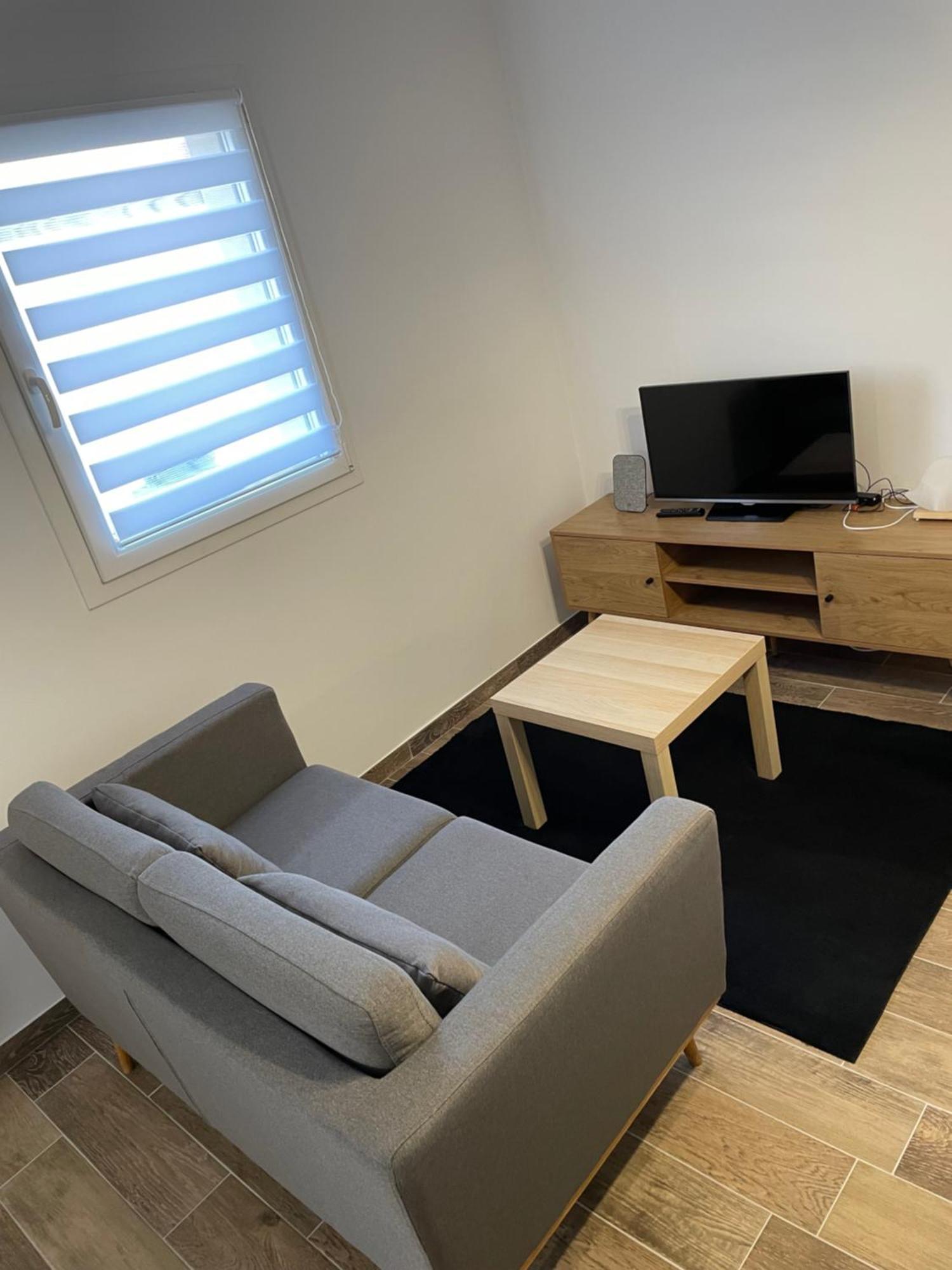 Studio Bien Situe & Tout Equipe Dans Une Maison Scionzier 외부 사진